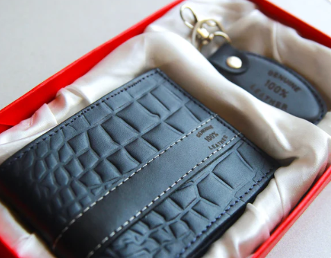 CROCODILE BLUE COLOR GENIUN LEATHER WALLET AND KEY CHAIN